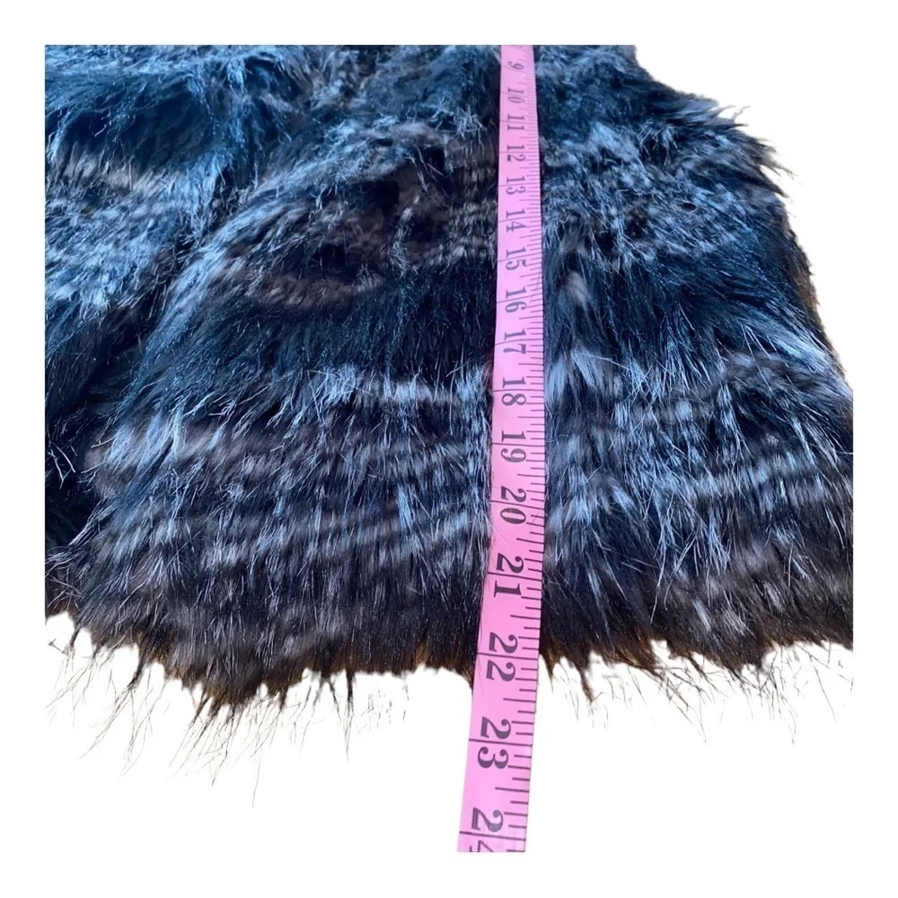 Steve Madden‎ Black and Gray Patterned Furry Vegan Faux Fur Vest Size: L